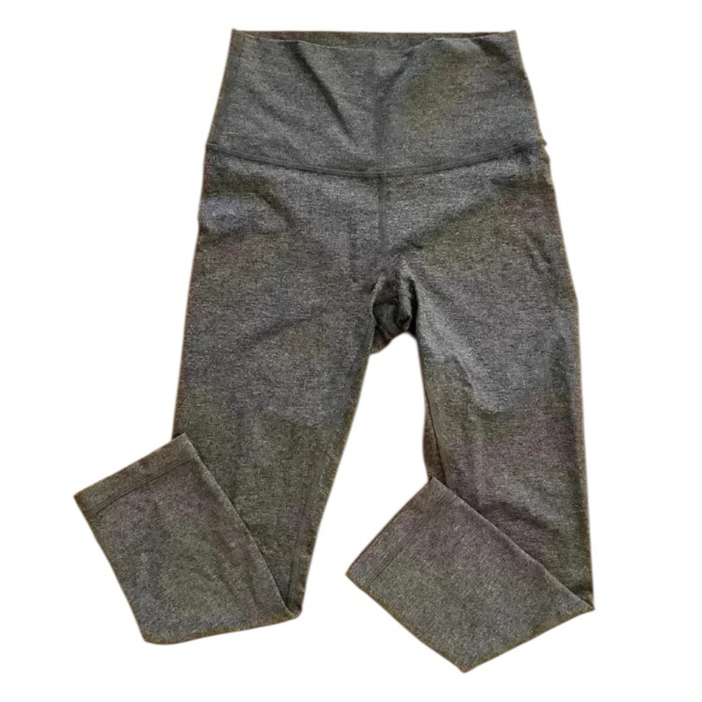 Lululemon Women's gray cropped athletic leggings size 4  excellent condition
